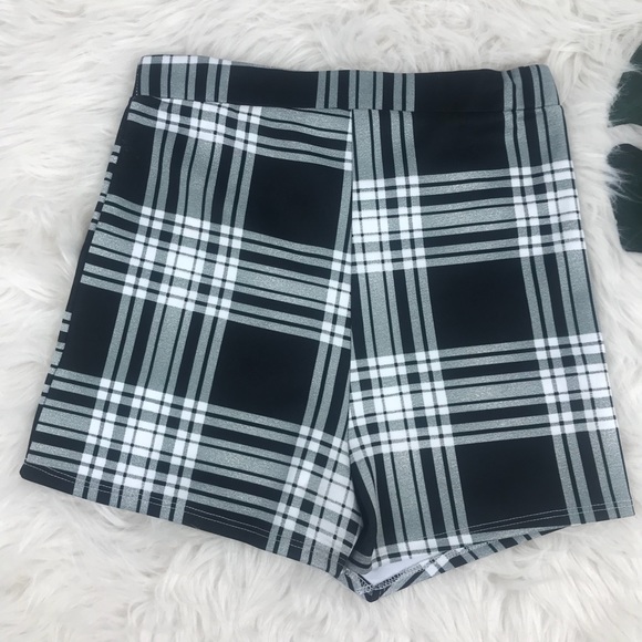 🍒Plaid skort black white size medium - Picture 3 of 5